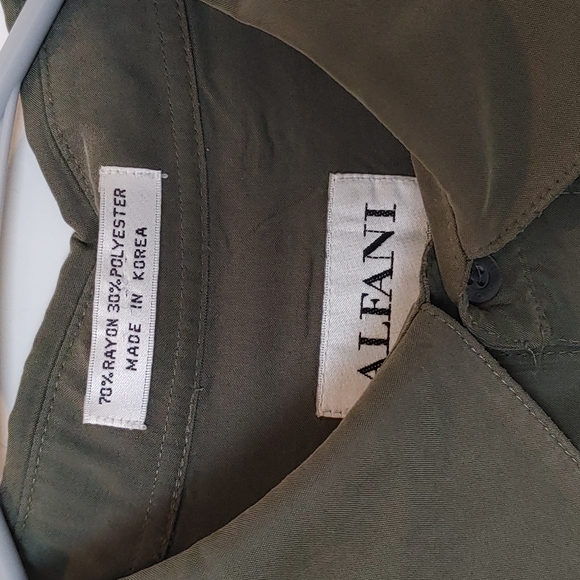 Men's Casual Button down Shirt - Picture 3 of 7